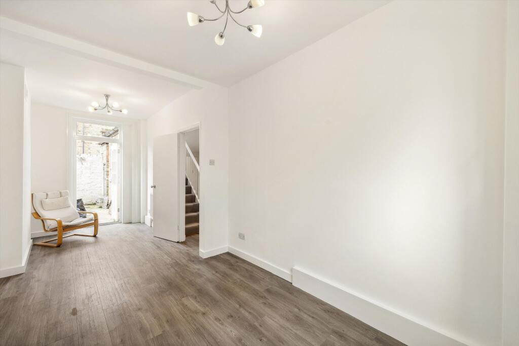 House in London - View 3