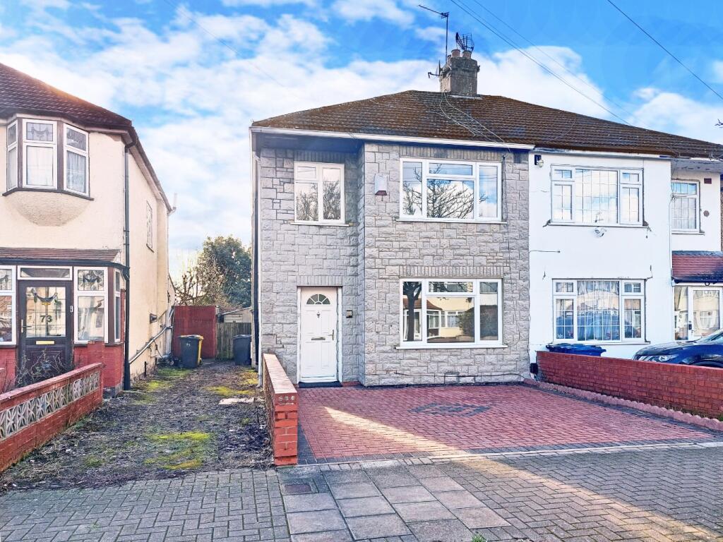 Main image of property: Carlyon Avenue, Harrow, Greater London, HA2