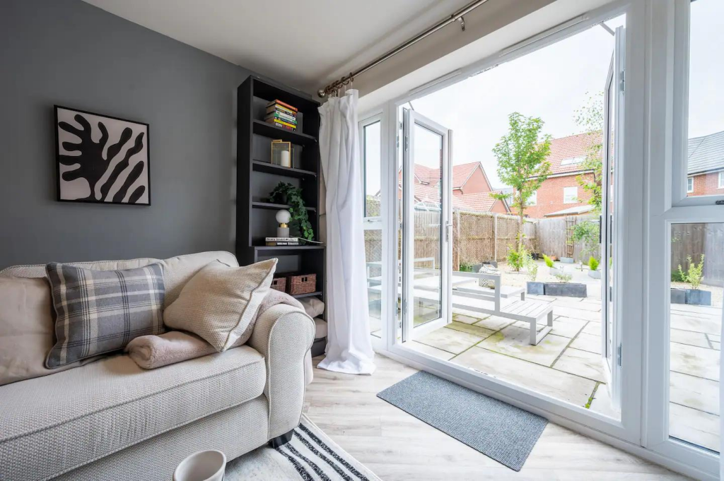 Apartment in Coventry, Deram Parke, Canley Gardens - More