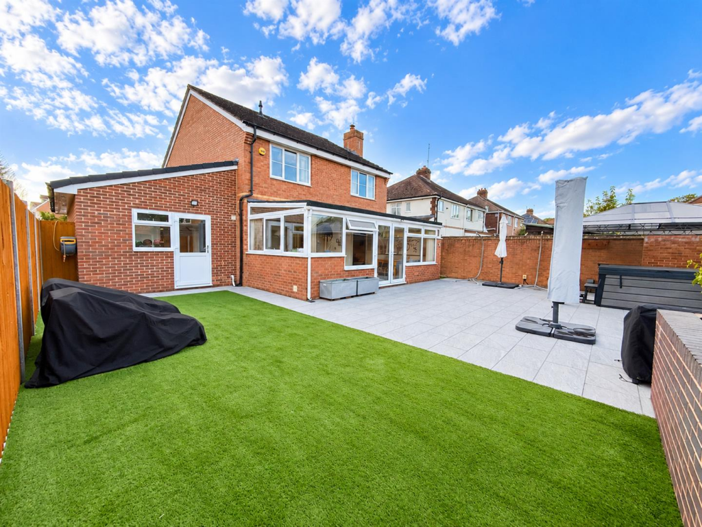 House in Hereford, Herefordshire - View 2