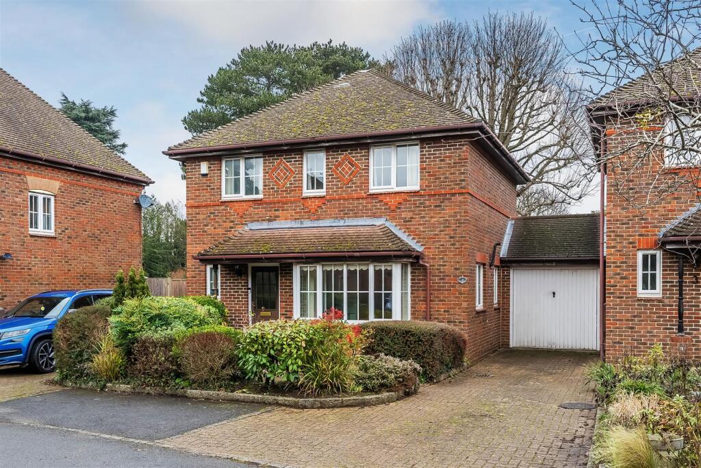 Main image of property: GAYTON CLOSE, ASHTEAD, KT21