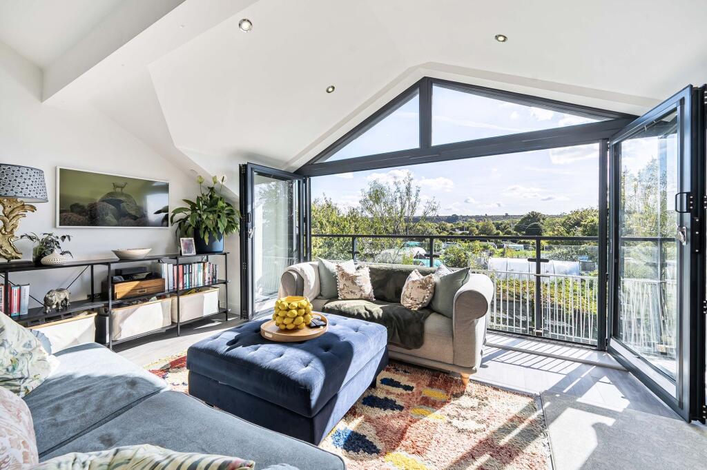 House in Southampton - View 2
