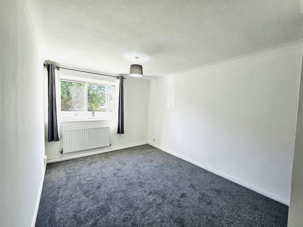 Apartment in Harrow - More