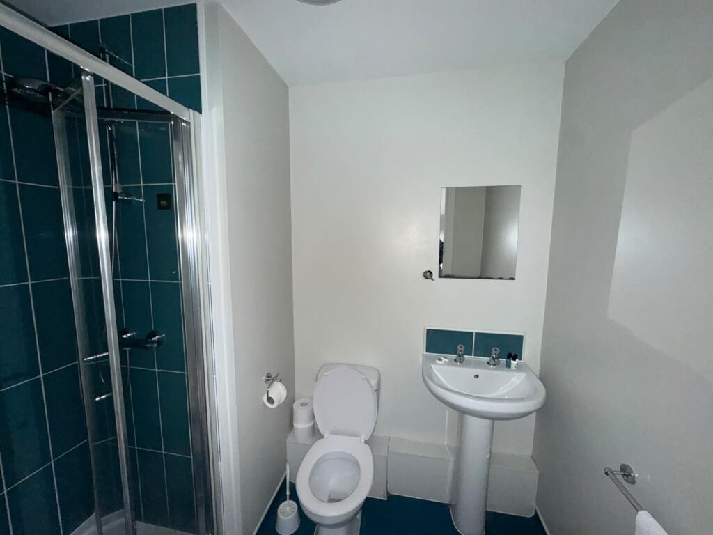 Apartment 807, Sovereign House, 110 Queen Street, Sheffield, South Yorkshire S1 2FQ photo 4