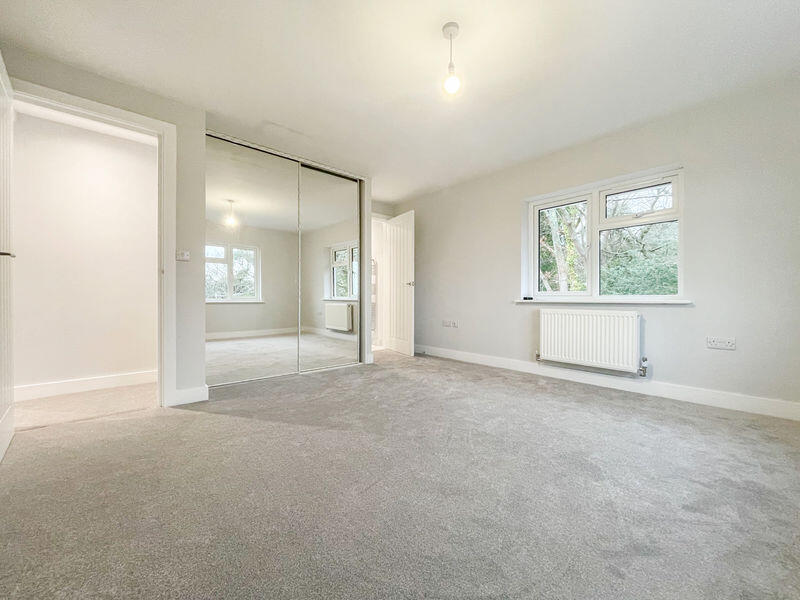 Peewit Hill, Bursledon, SO31 photo 4