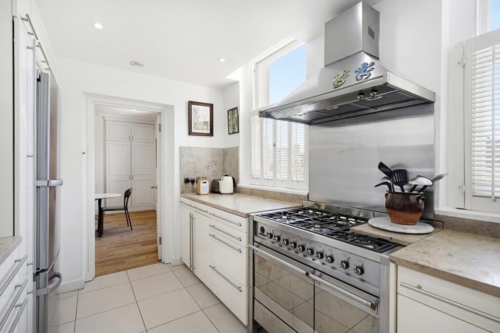 Apartment in London - More