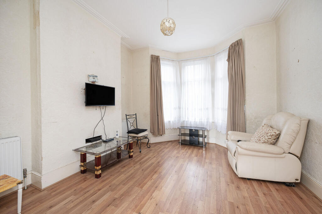 House in London - View 3