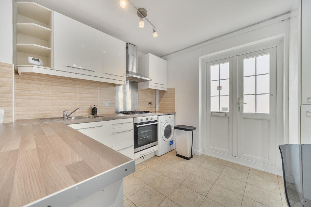 Main image of property: Francis Close, E14