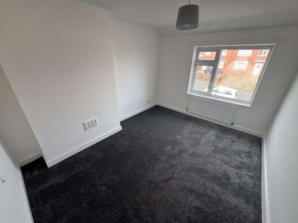 House in Sandwell, West Midlands - More