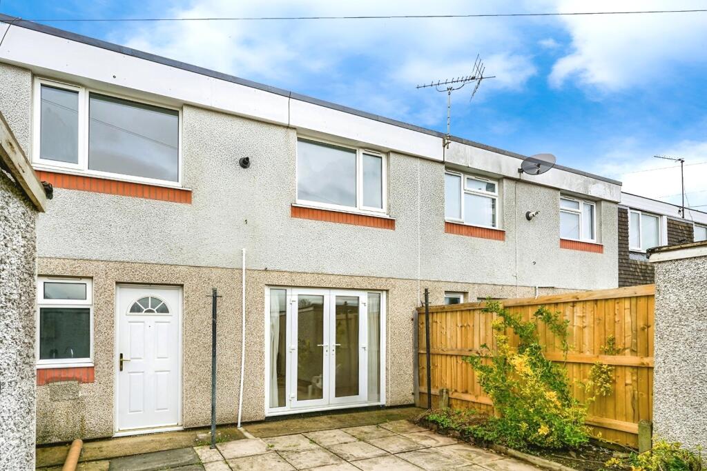 Main image of property: Red Hall Chase, Leeds, West Yorkshire, LS14