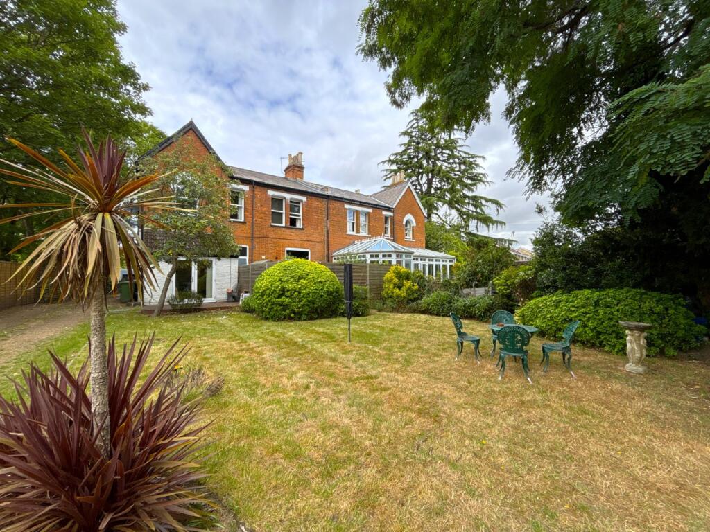Main image of property: Leacroft, Staines-upon-Thames, Surrey, TW18