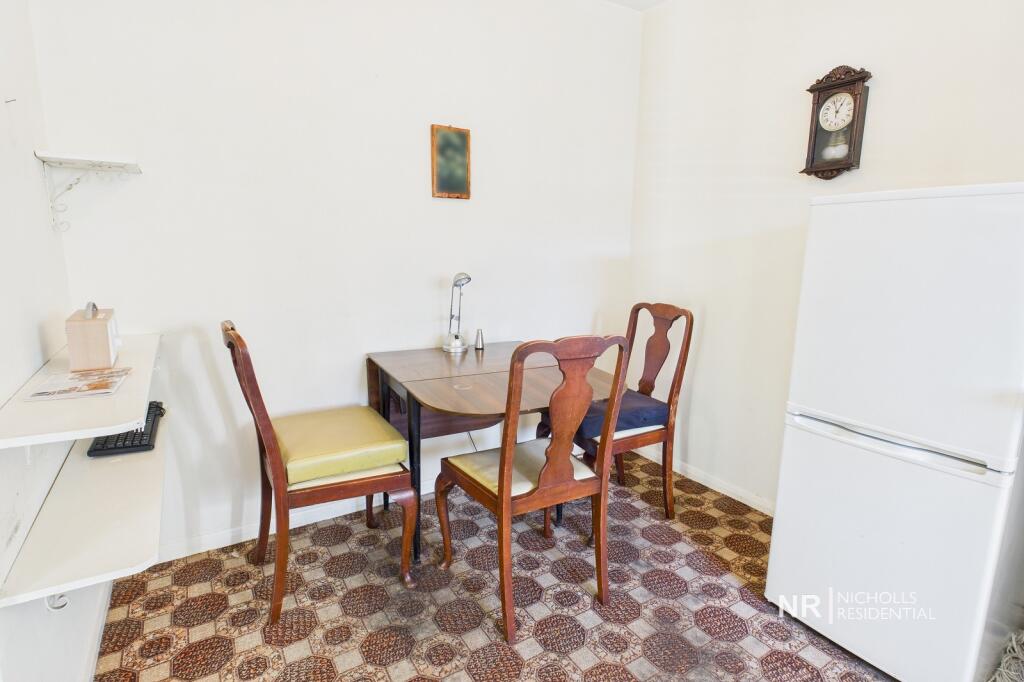 House in London, Malden Rushett - View 4