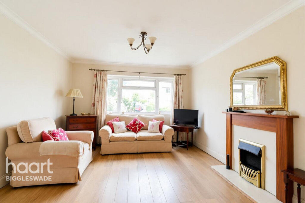 House in Biggleswade, Central Bedfordshire - More