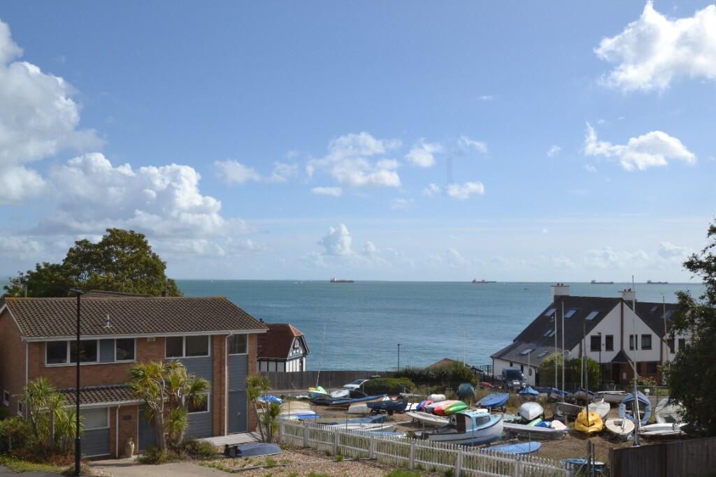 House in Seaview, Nettlestone and Seaview - View 4