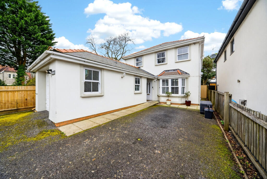 Main image of property: Heol Gam, Bridgend, CF31