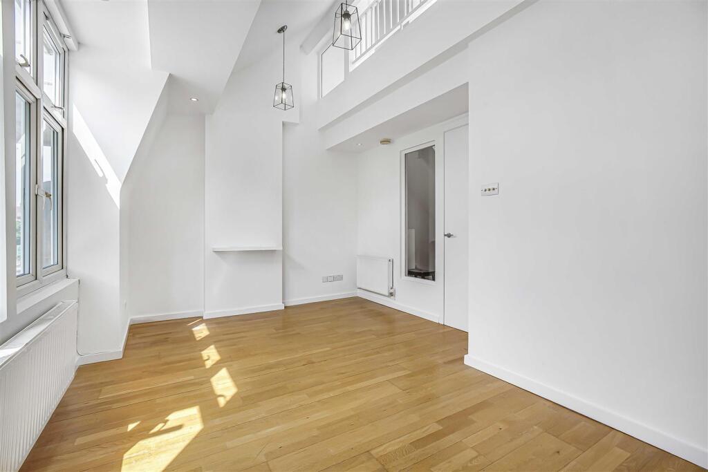 Main image of property: Upper Richmond Road West, East Sheen, SW14