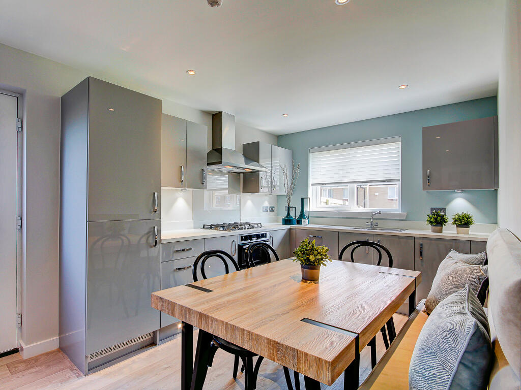 House in Gartcosh, North Lanarkshire - More