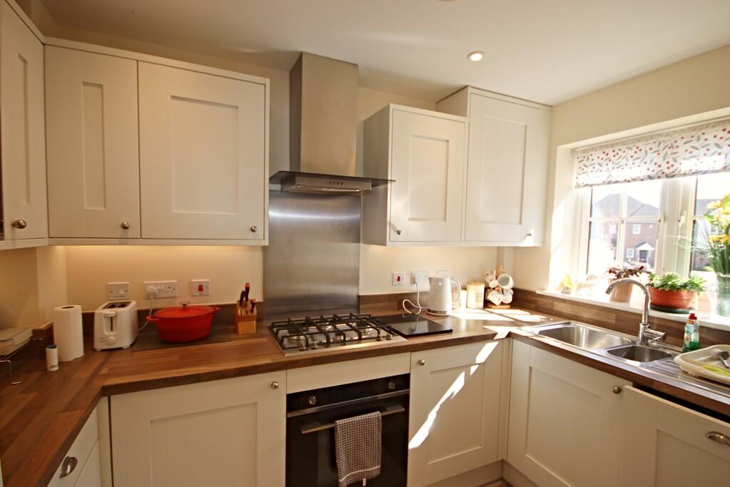Randall Way, Billingshurst photo 2