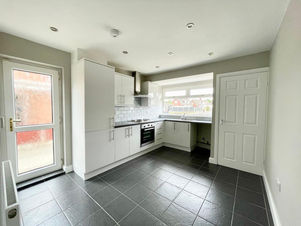 Oakwood Drive, Armthorpe, DN3 photo 2