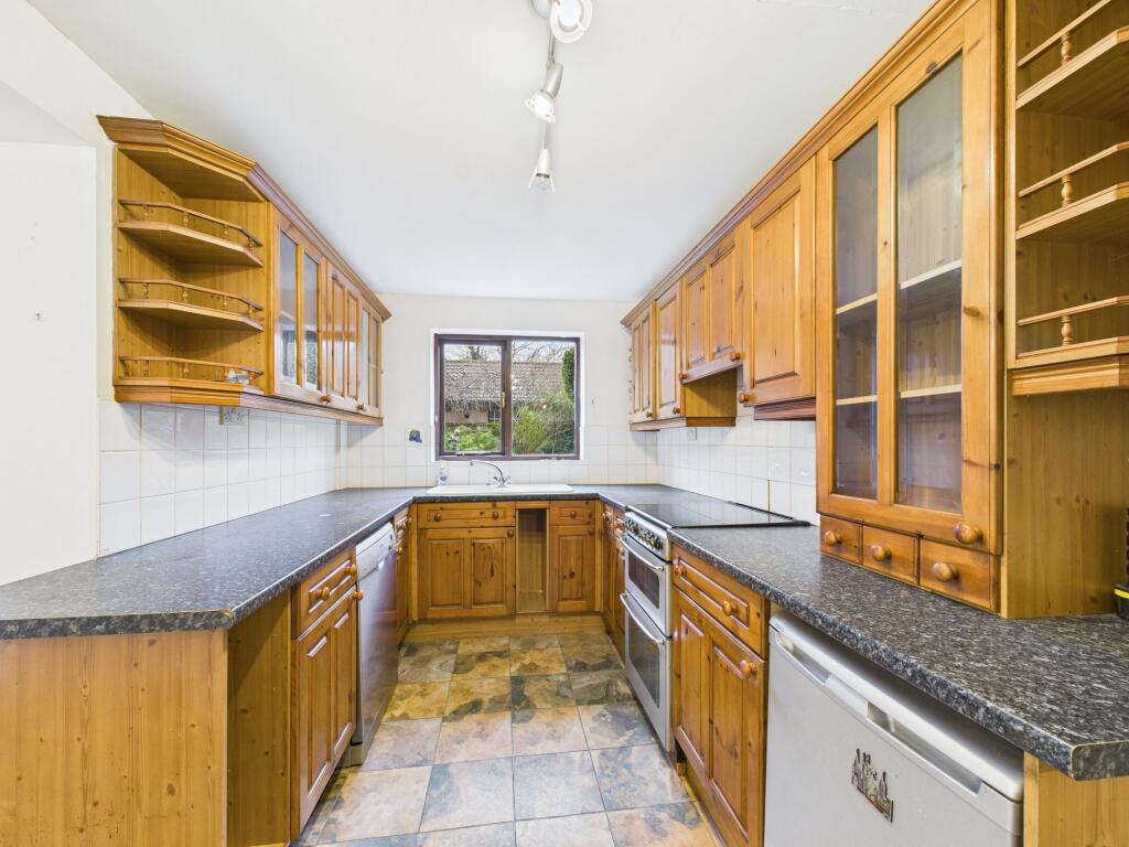 Cutbush Lane, Lower Earley, RG6 photo 4