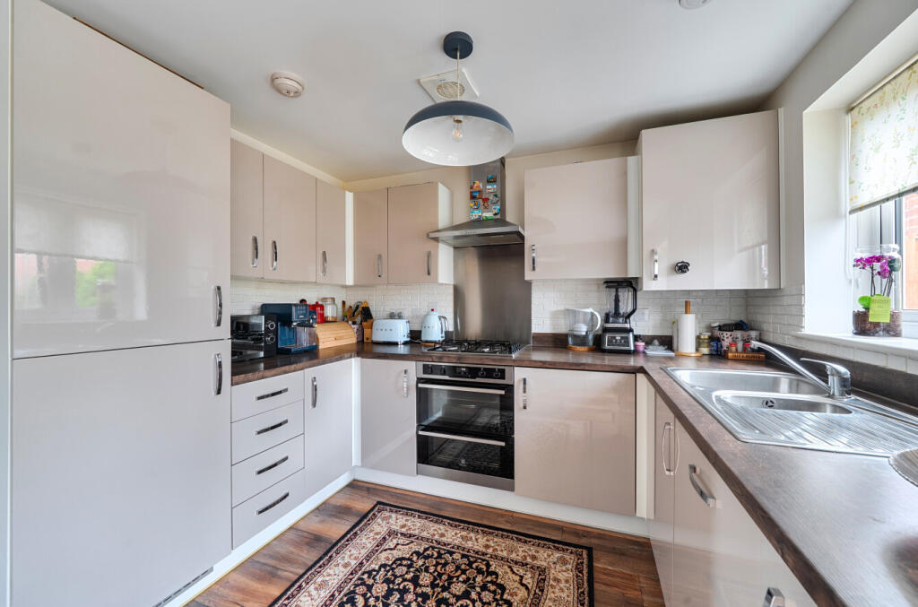 House in Dunstable, Downside, Central Bedfordshire - View 4
