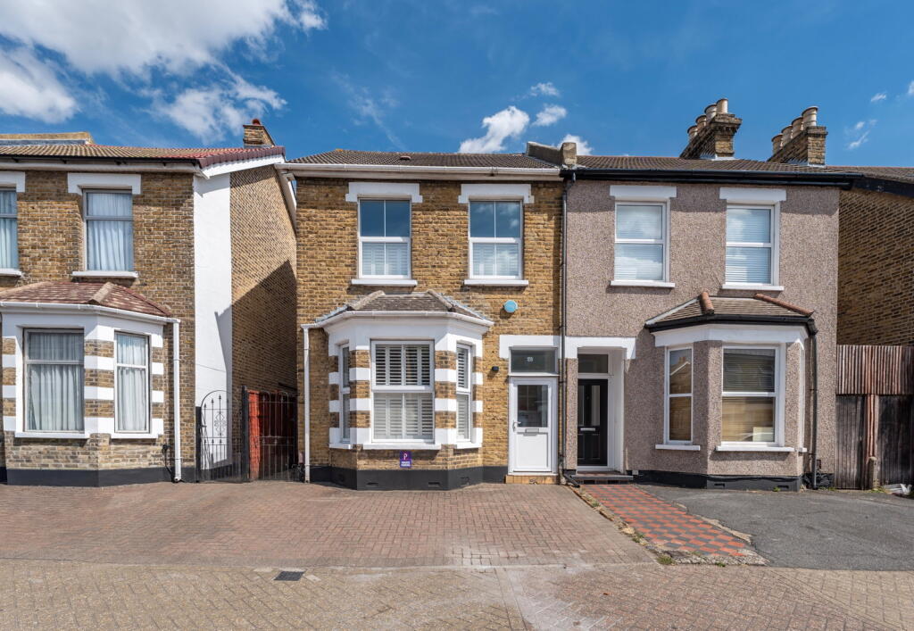 3 bedroom semi-detached house for sale in West Street,Bromley on Rightmove