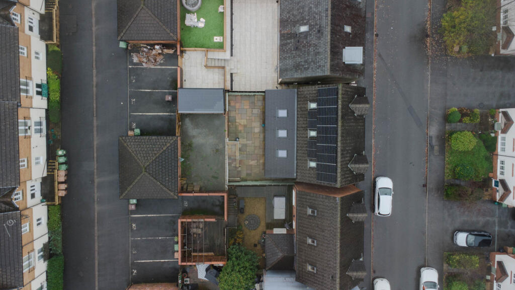 Heron Drive, Hengoed, CF82 photo 2