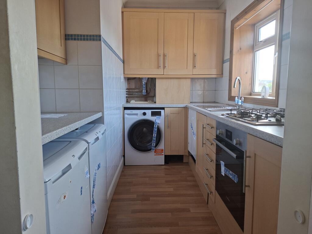 Flat 2, 70 High Street, Poole, Dorset BH15 1DA - More