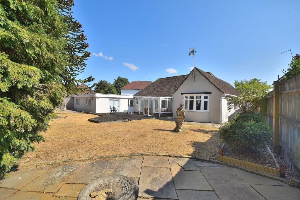 House in Northampton, West Northamptonshire - View 2