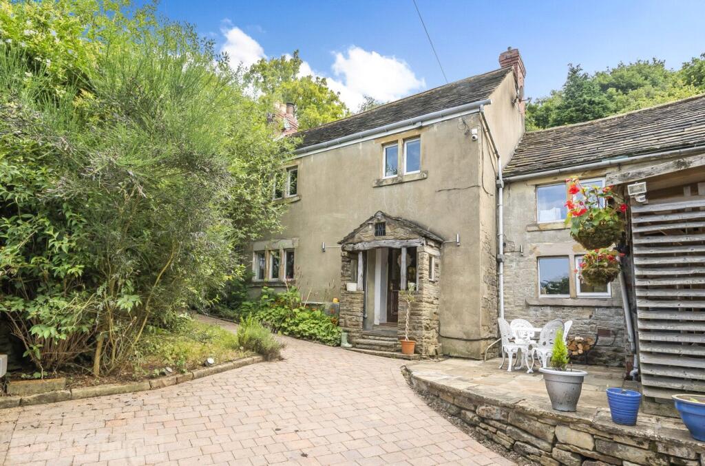 Pyegrove, Glossop, Derbyshire, SK13 photo 2