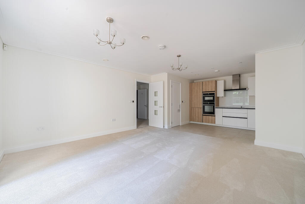 Apartment in Twickenham - View 2