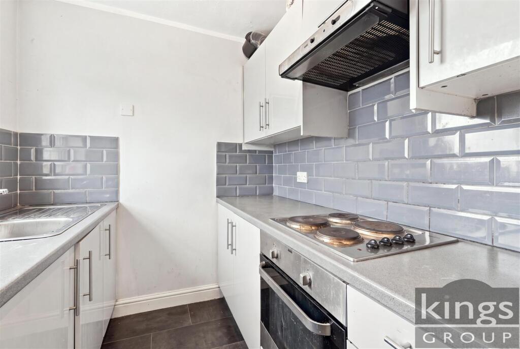 Apartment in Enfield, Enfield Wash, Southbury - View 3