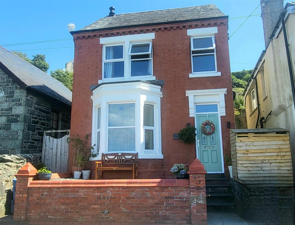 Main image of property: LLys Maelor, High Street, Harlech