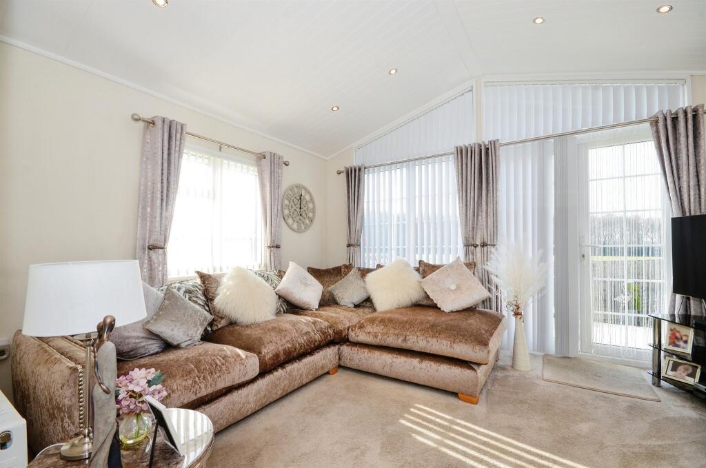 Half Moon Lane, Pepperstock, Luton photo 2