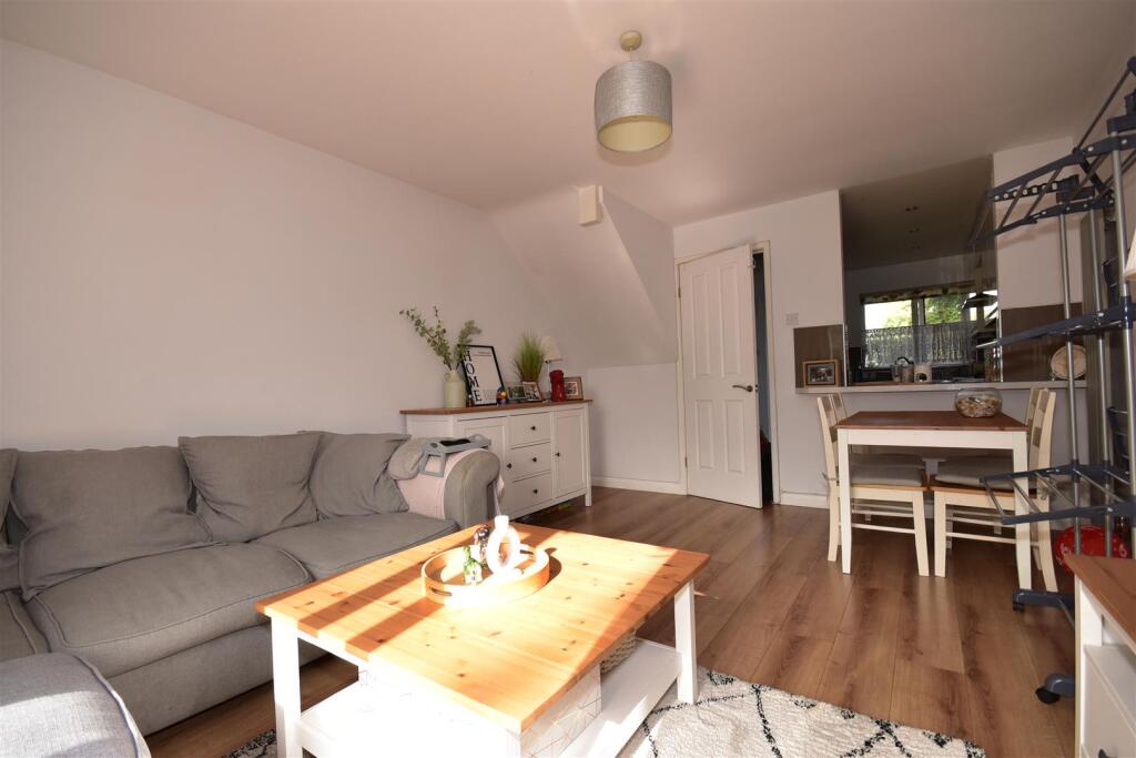 Andrew Close, Hainault photo 2
