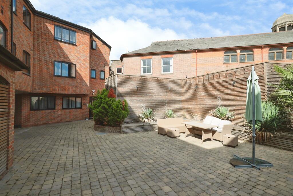 Main image of property: Sills Yard, The Broadway, Chesham