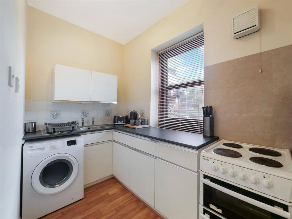 Apartment in Paisley - More