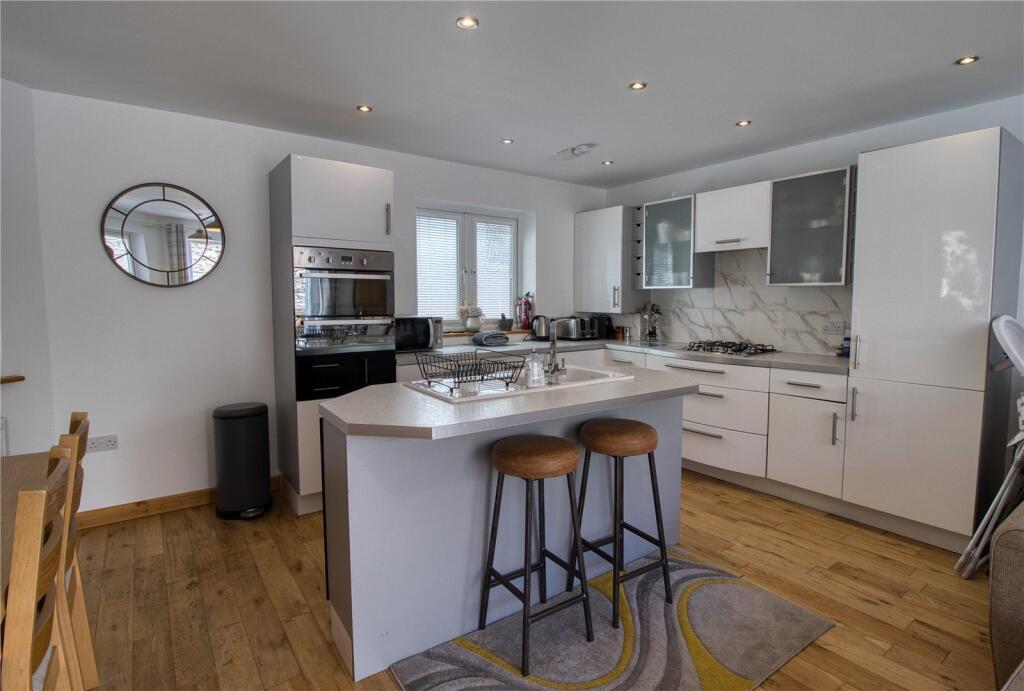 Bentley Court, Bay View Road, Woolacombe, North Devon, EX34 photo 4