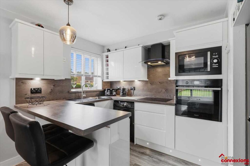 Apartment in East Kilbride, Brancumhall Estate, Calderwood - More