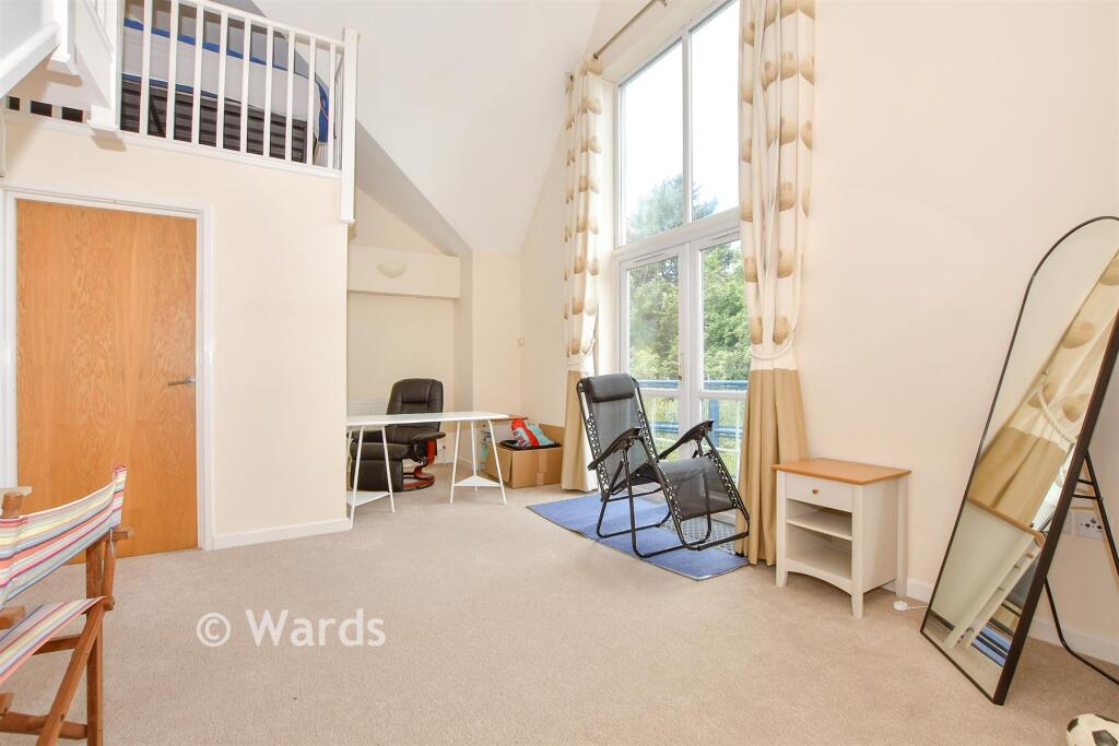 Apartment in Maidstone, Kent - View 4
