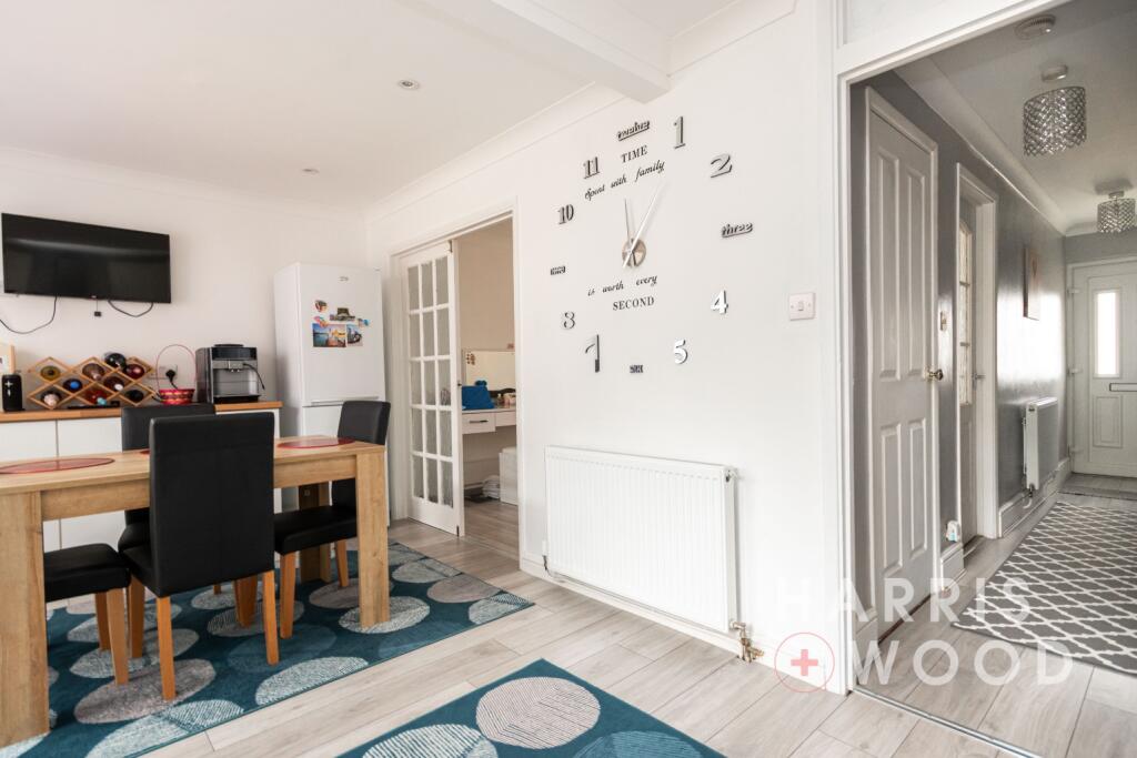 Holt Drive, Colchester, Essex, CO2 photo 3