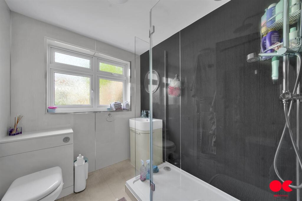 House in London, Gidea Park - More