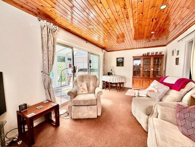 Merryfield Drive, Selsey photo 2