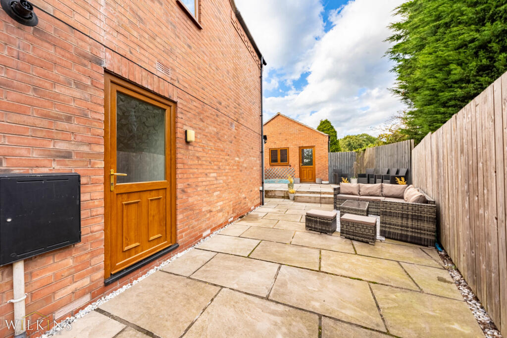 House in East Staffordshire, Stretton - View 5