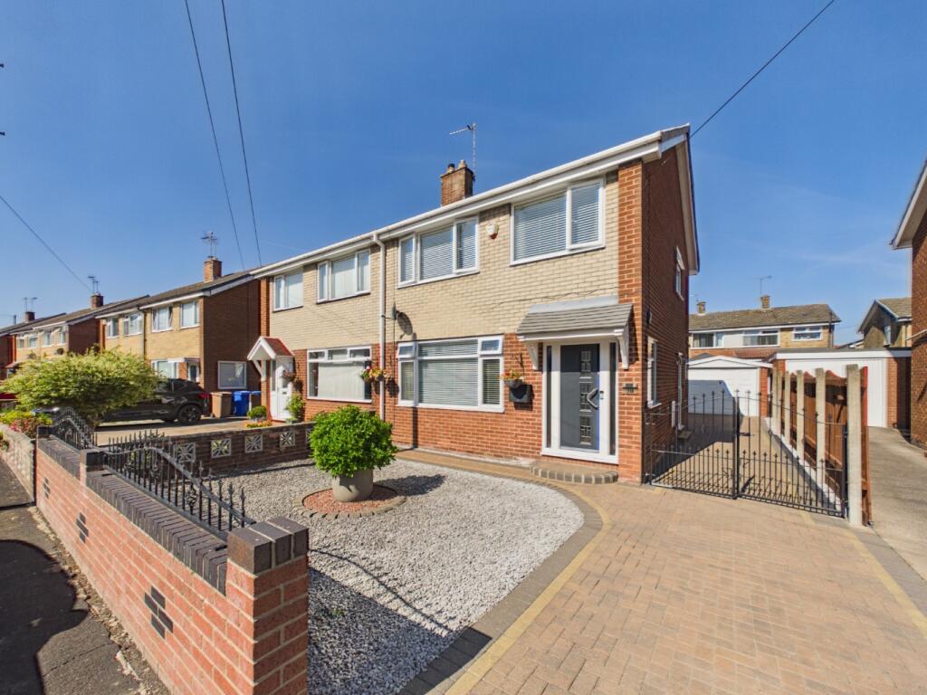 Main image of property: Roslyn Crescent, Hedon, Hull, East Riding Of Yorkshire, HU12 8HR