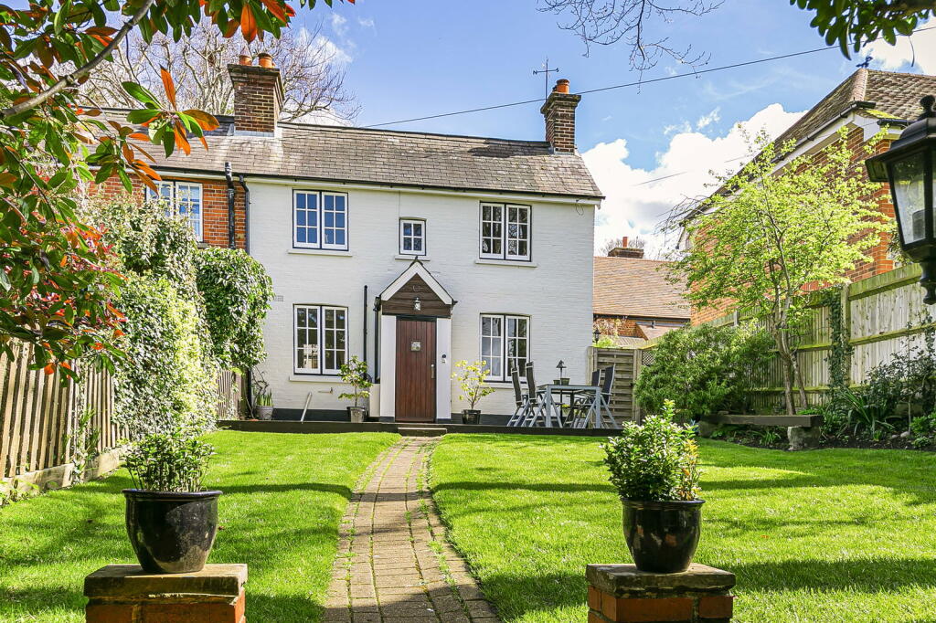 Main image of property: The Street, Effingham