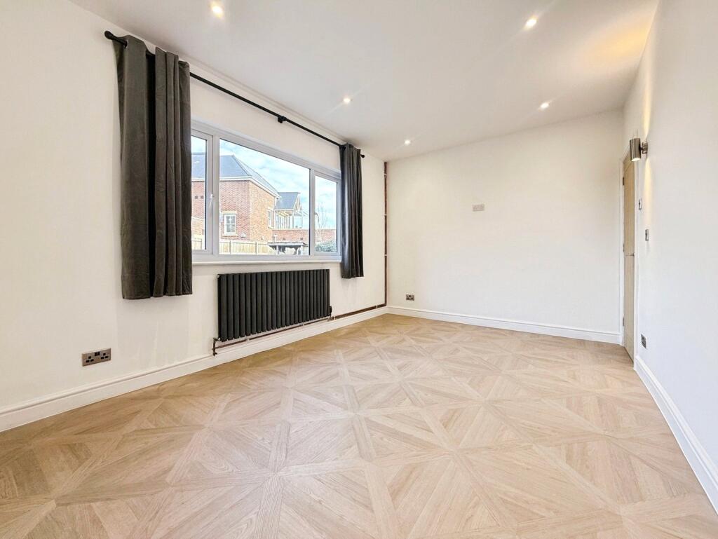 Apartment in Milton Keynes - View 4