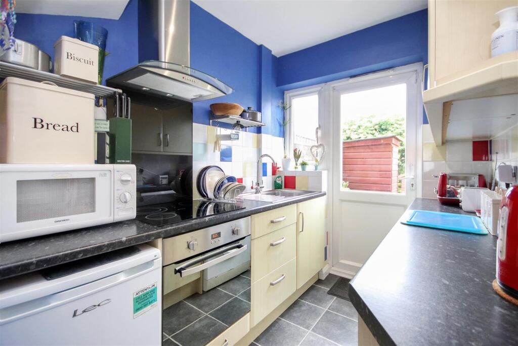 House in Dartford - More