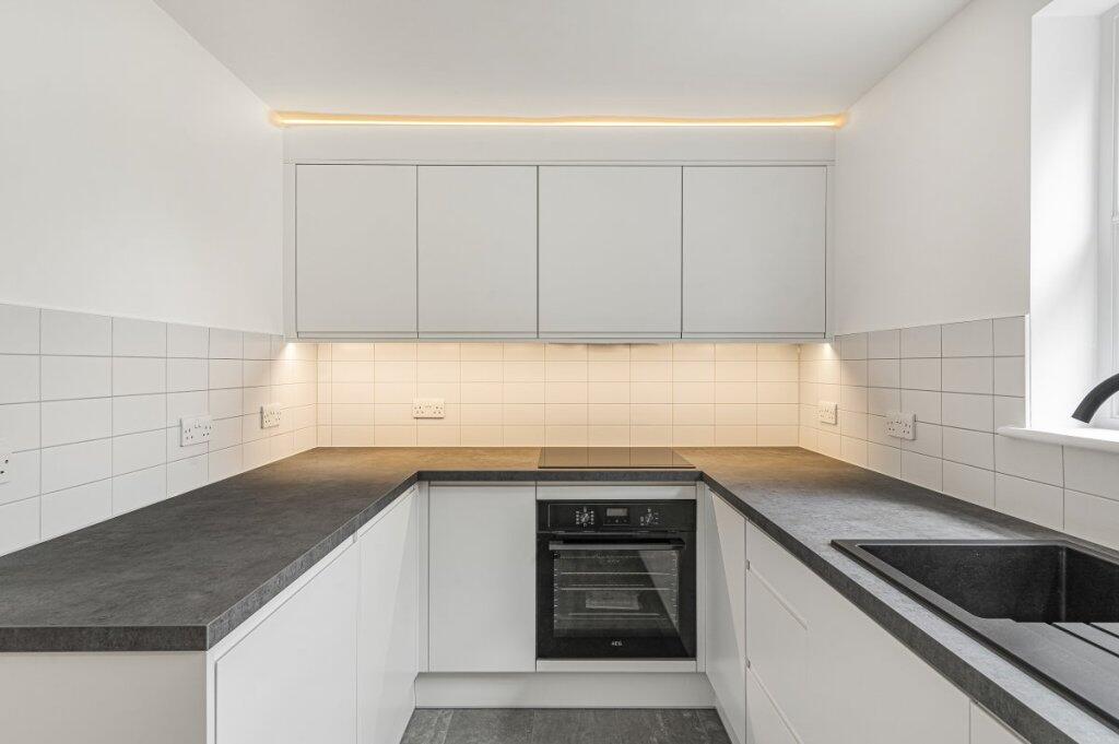 Apartment in London - More