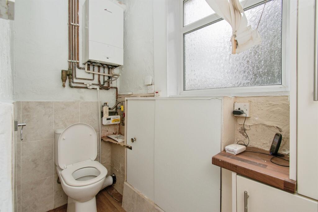 House in Wakefield, West Yorkshire - More
